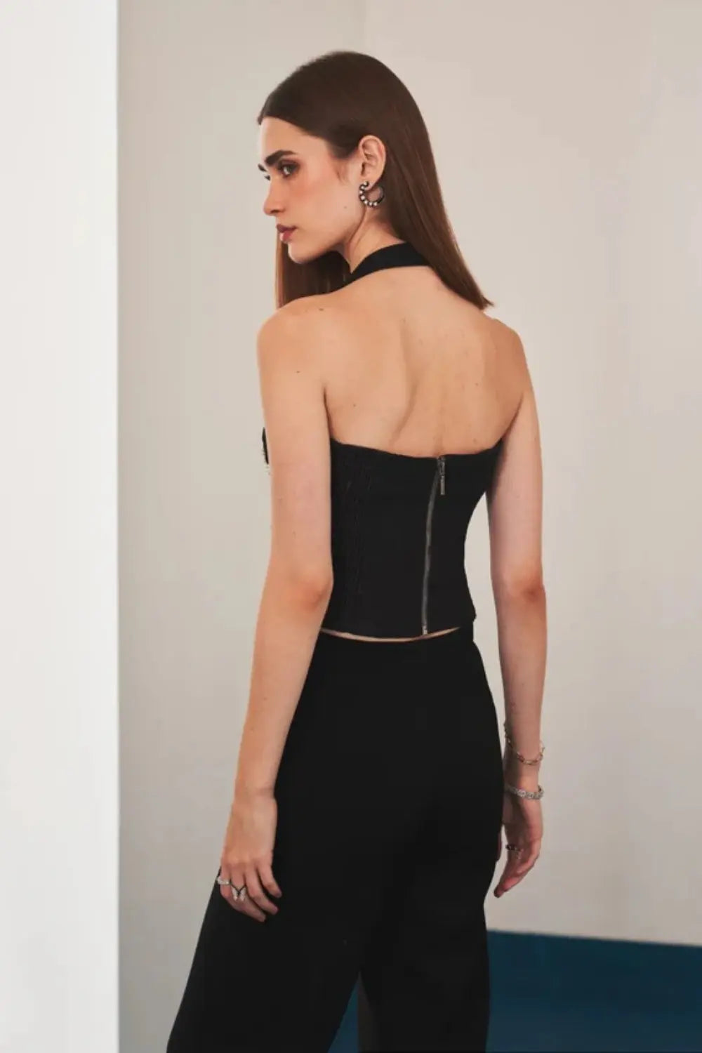 Midnight Rebel Ivory Rose