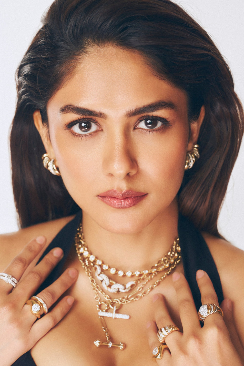 Mrunal Thakur In Our Rebel Frame Set Ivory Rose
