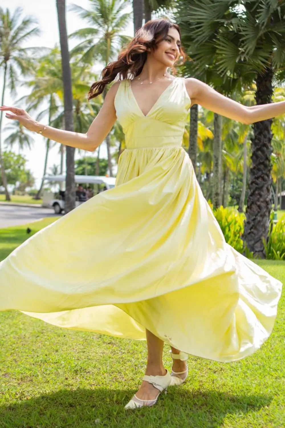 Kashika Kapoor In Our Golden Zest Ivory Rose