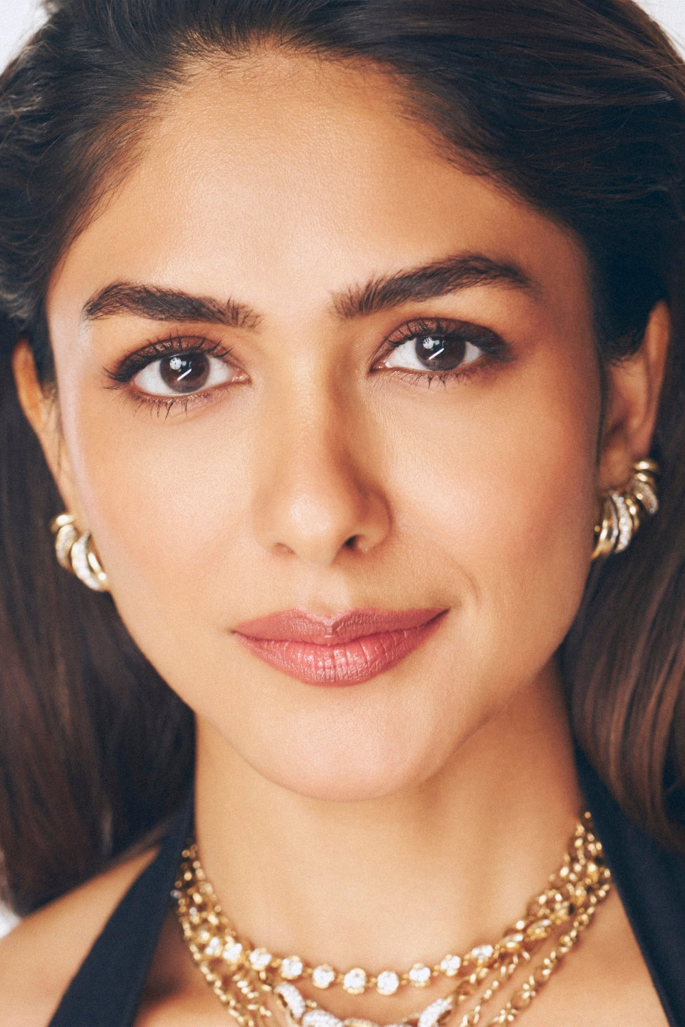 Mrunal Thakur In Our Rebel Frame Set Ivory Rose